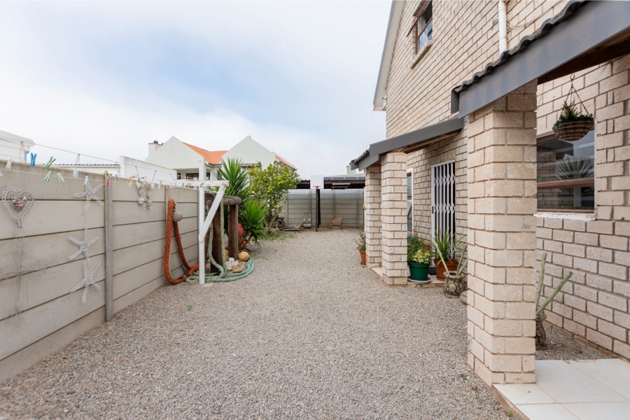 5 Bedroom Property for Sale in Britannia Bay Western Cape